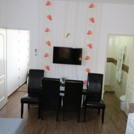 Hortobagyi Kemences Vendeghaz Apartment Exterior photo