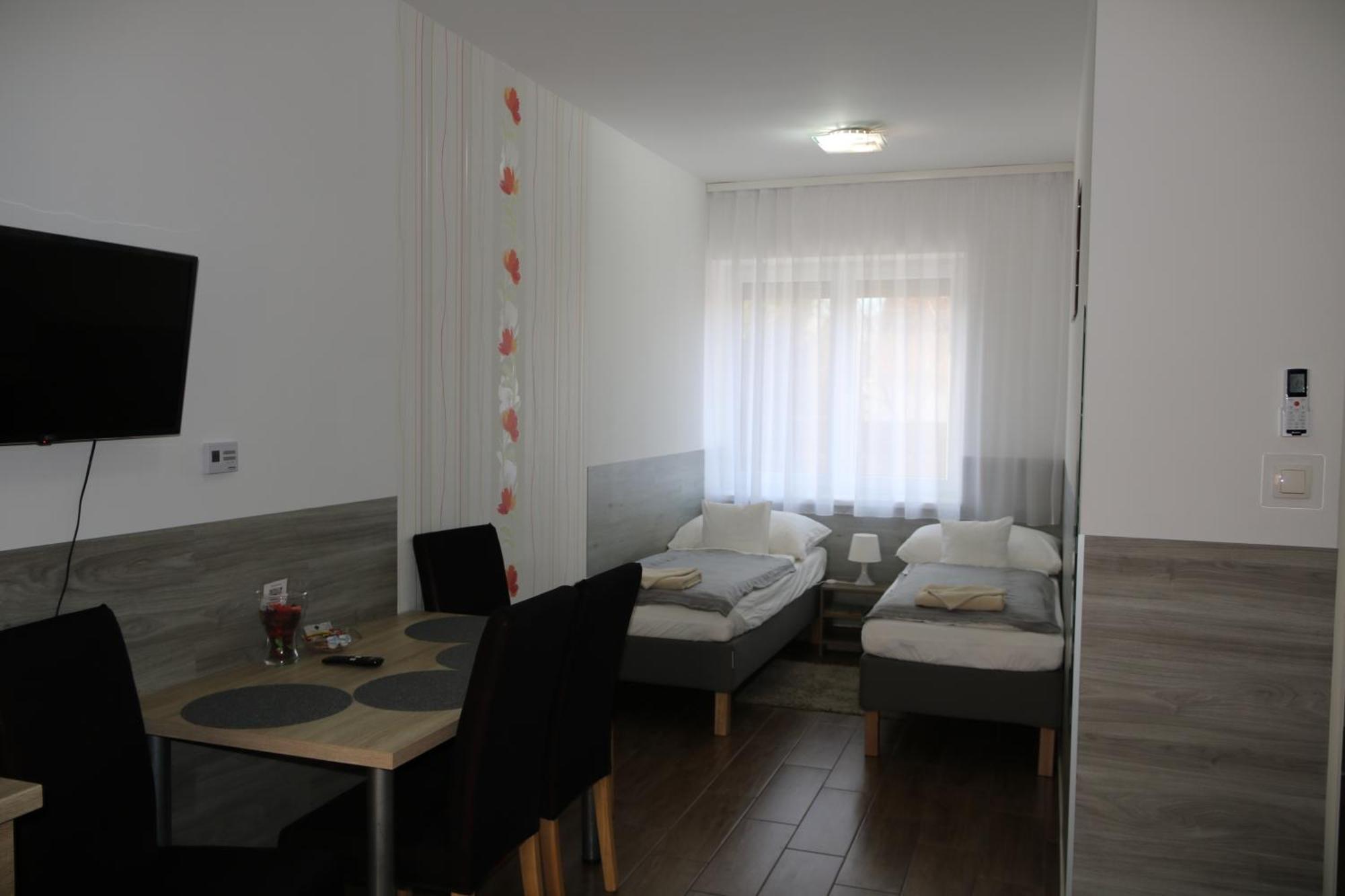 Hortobagyi Kemences Vendeghaz Apartment Exterior photo