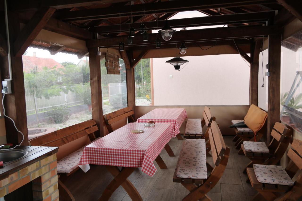 Hortobagyi Kemences Vendeghaz Apartment Exterior photo